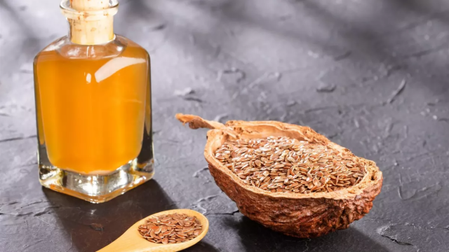 استعمالات زيت بذور الكتان الصحية والجمالية