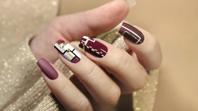 كل ما يجب أن تعرفيه عن المناكير ستكيرز