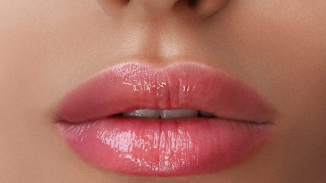 مكياج الشفاه الدائم وكل ما يجب أن تعرفيه عنه