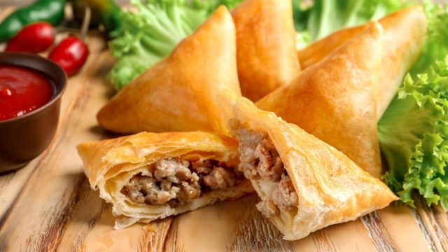 كيفية تجهيز سمبوسة دجاج بالخضار