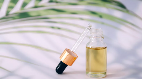 زيوت أساسية لمحاربة رائحة العرق المزعجة