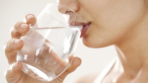 دليلك الشامل لشرب الماء بشكل صحيح للتخسيس