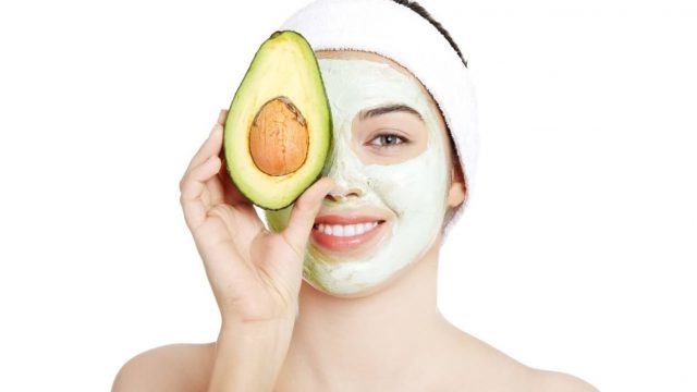 علاجات الأفوكادو لبشرة مشرقة وصحية