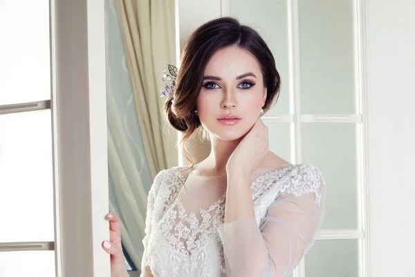 مكياج للعروس صاحبة العيون البنية بالفيديو