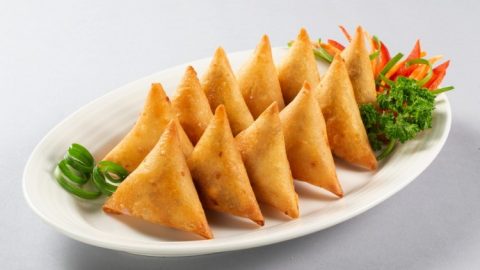 طريقة إعداد السمبوسة بالجبن والتونة