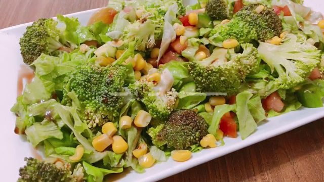 كيفية تجهيز سلطة البروكلي