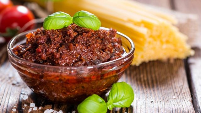 طريقة تجهيز بيستو الطماطم