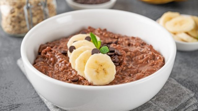 كيفية تجهيز شوفان بالموز والشوكولاته