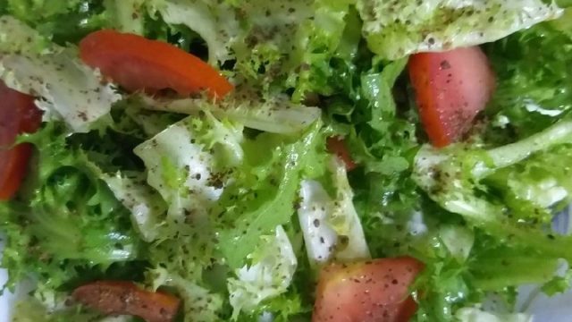 سلطة الخس والتونة