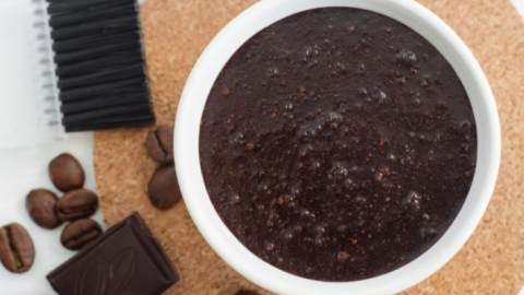 للحامل: جربي وصفات القهوة لتلوين الشعر بشكل جذاب