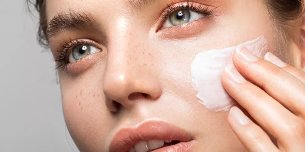 دليلك لأساسيات المكياج 