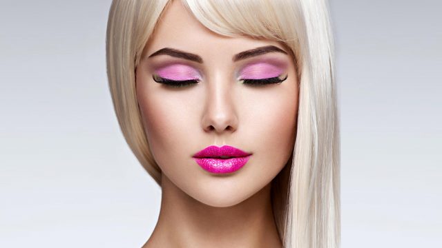 ستايل مكياج ناعم بألوان فاتحة