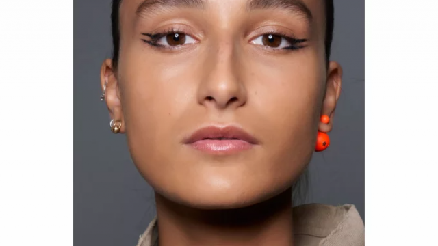 3 أفكار مكياج كلاسيكية أنيقة تناسب موسم الربيع!