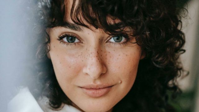 أسرار حماية البشرة مع المكياج حسب خبراء التجميل