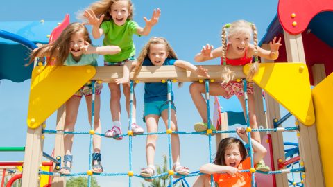 5 فوائد للعب في الخارج للأطفال…اكتشفيها!
