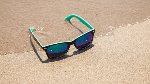 كيف تختارين النظارات الشمسية بشكل صحيح؟