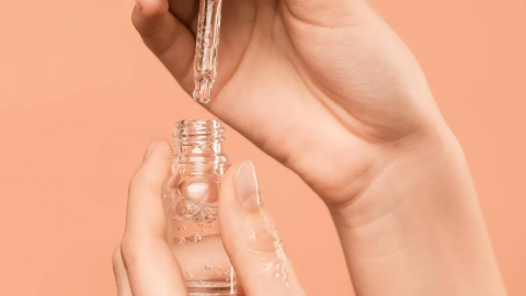 3 فوائد تدفعك لاستعمال حمض البوليغلوتاميك ضمن روتينك الجمالي!