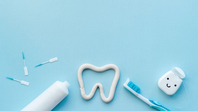 خطوات أساسية لروتين العناية بالأسنان