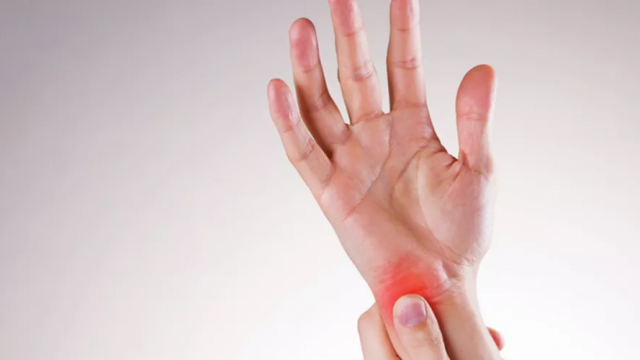 متلازمة النفق الرسغي وكل ما يجب أن تعرفيه