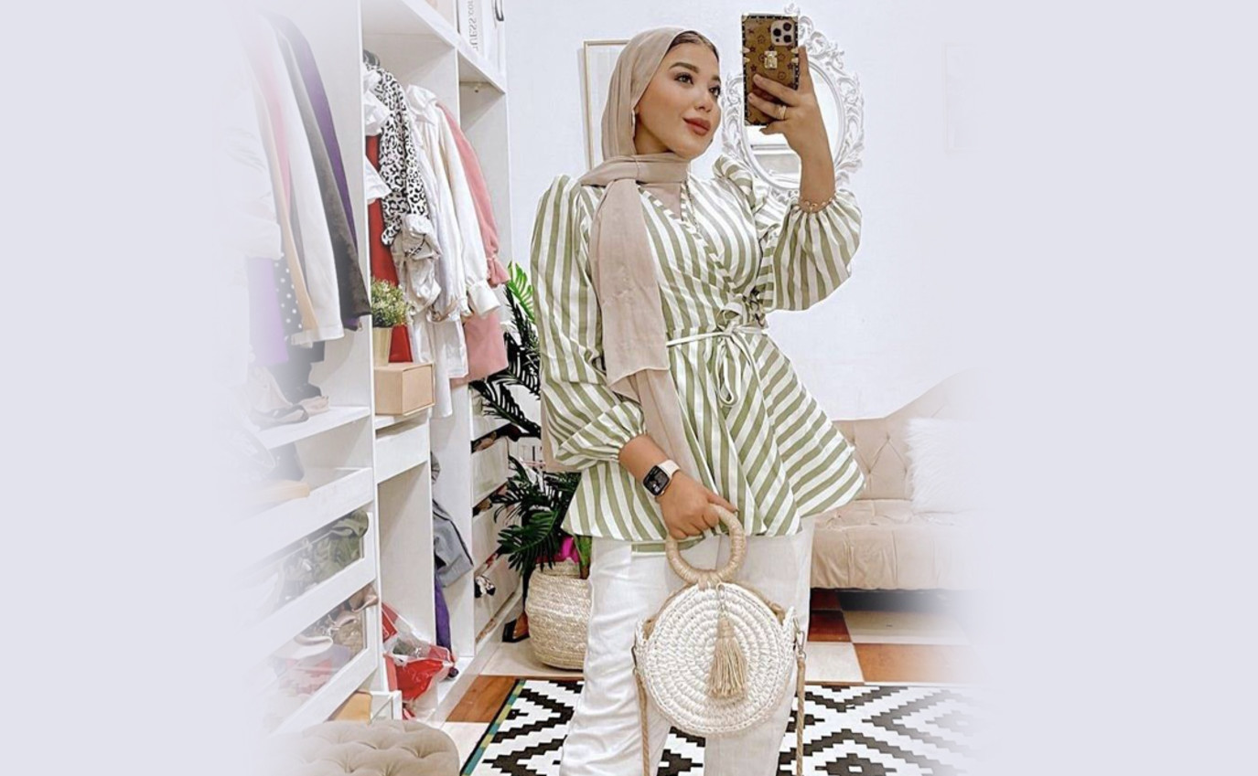 كيفية تنسيق القميص المقلم