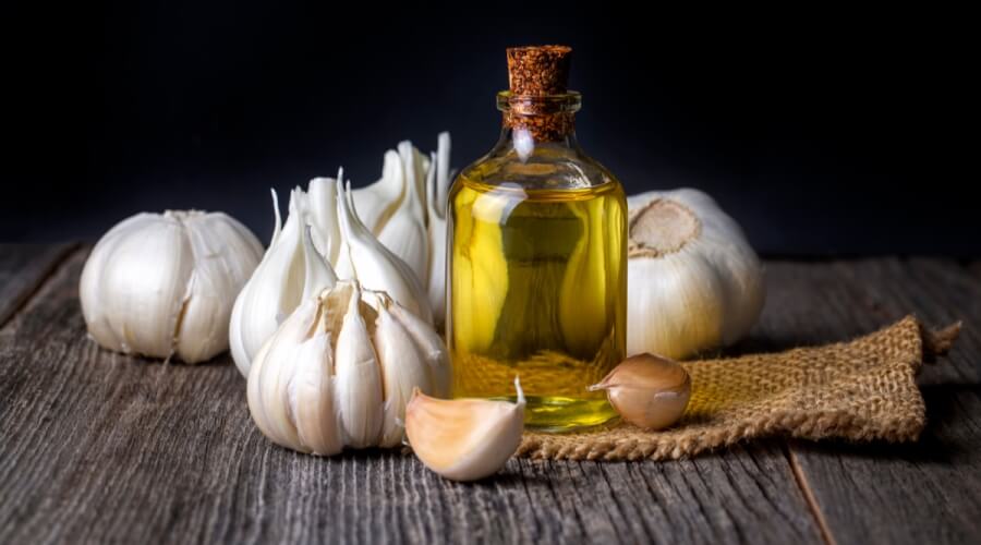 طرق طبيعية للتخفيف من التهاب الأذن