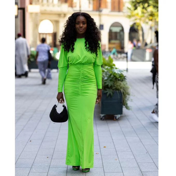 أفكار ملفتة لارتداء اللون الأخضر