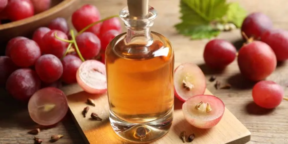 أفضل الزيوت الطبيعية لترطيب البشرة