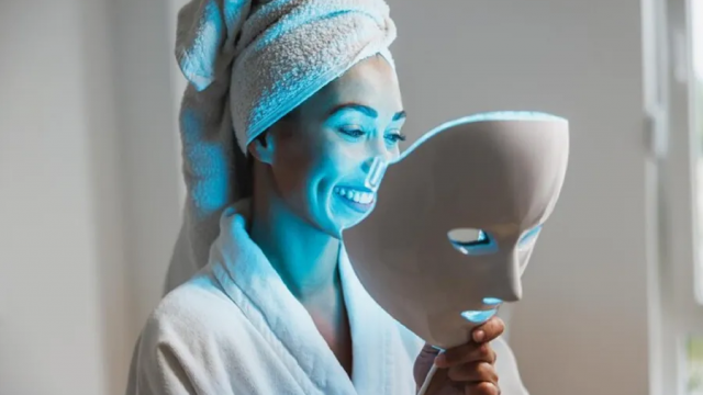 علاج البشرة بالضوء : تقنية حديثة للحصول على بشرة صحية ومشرقة