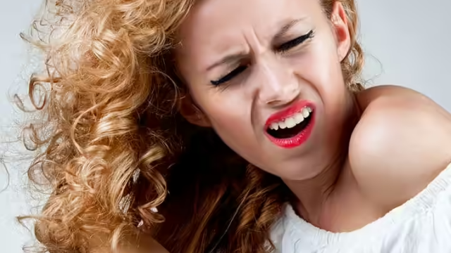 طرق طبيعية للعناية بالشعر الكيرلي