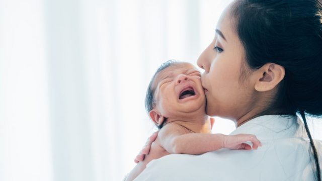 أفضل طرق تهدئة الطفل أثناء نوبات البكاء
