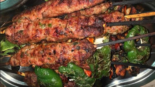 كيفية تجهيز الكباب المشوي على الفحم