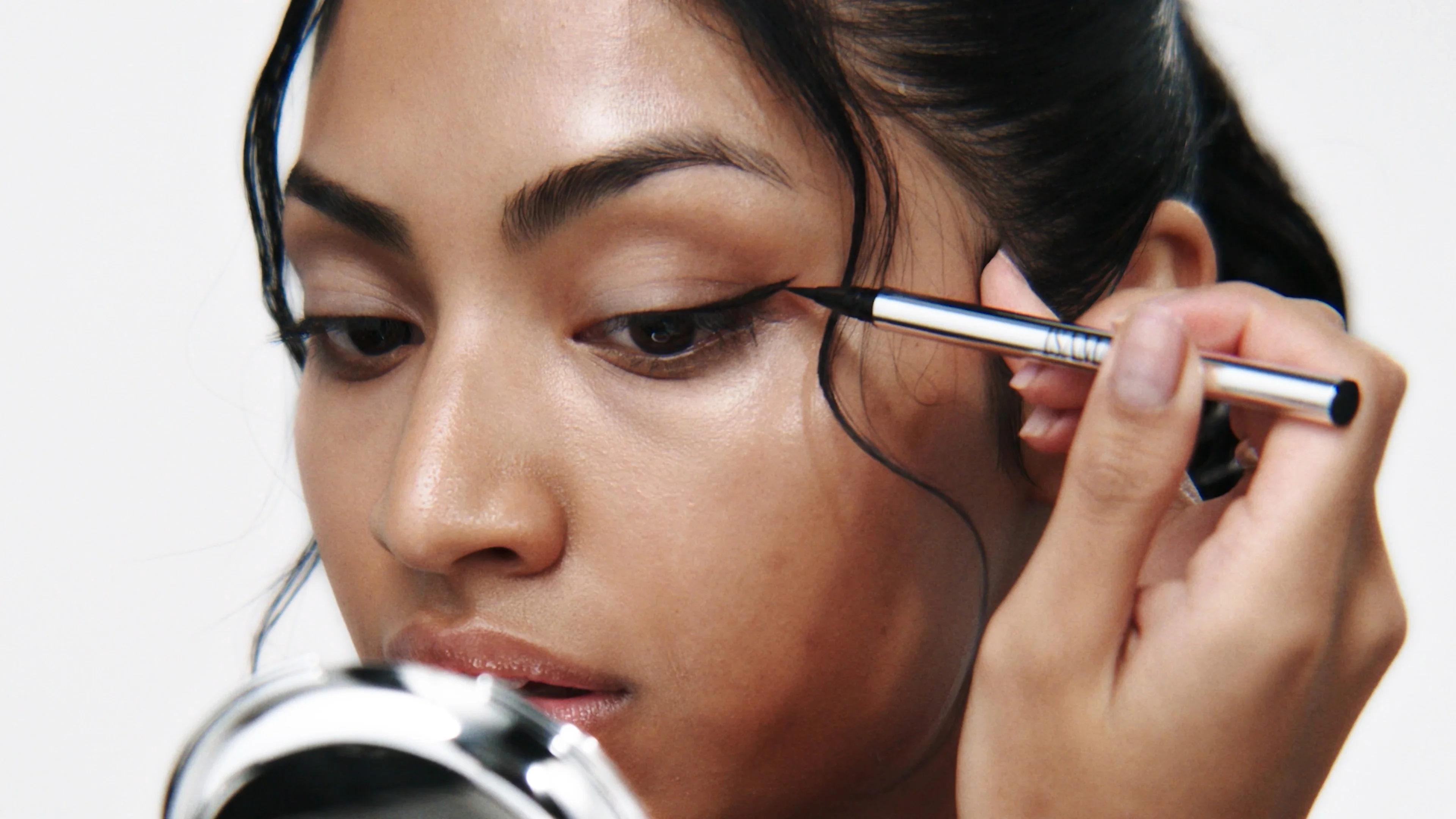 أفضل أنواع الآيلاينر لعام 2025