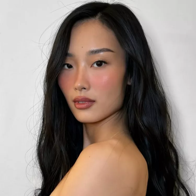 صيحات المكياج لصيف 2025