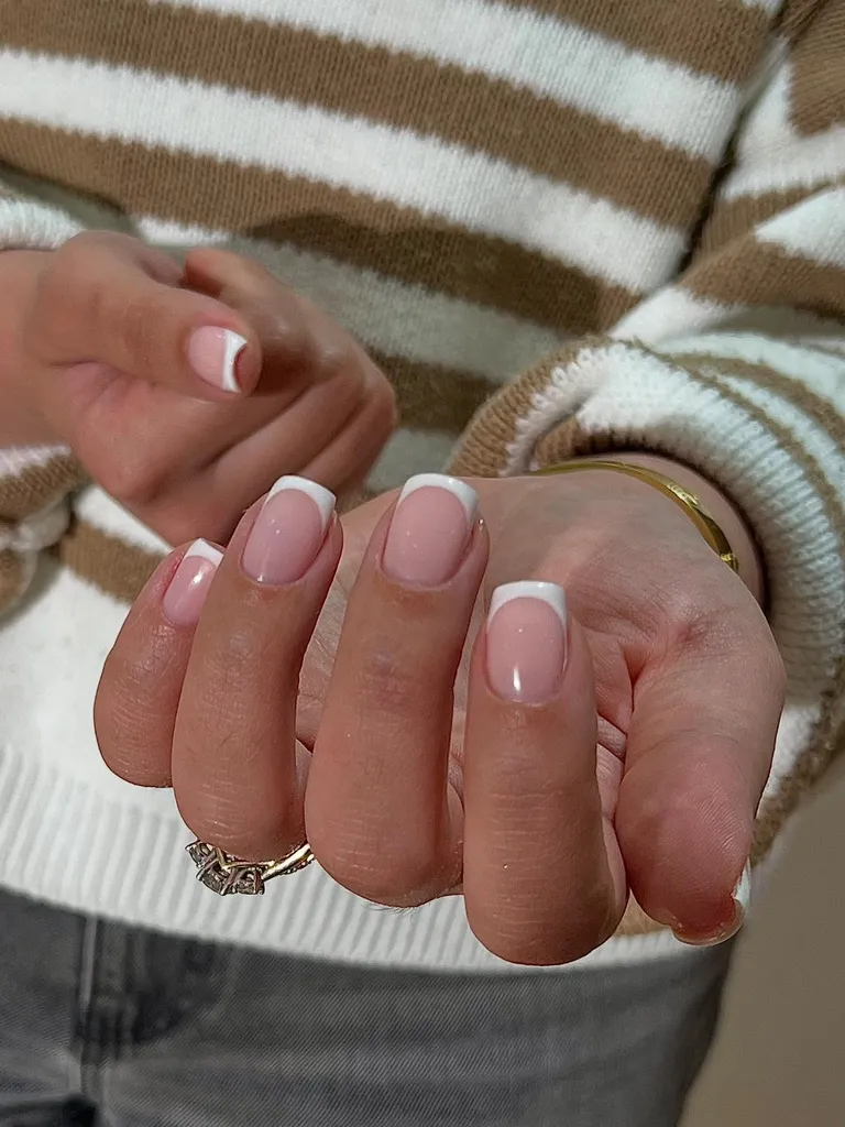 تصاميم الأظافر الـ Preppy