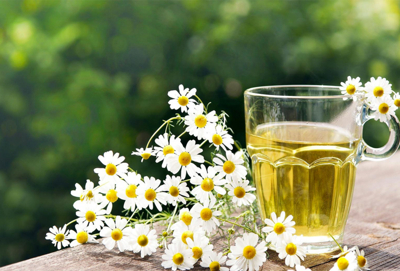 وصفات طبيعية لتعطير الشعر