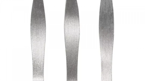 أفضل ملاقط الحواجب لعام 2025: اختيارات تضمن لك حواجب مثالية