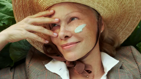 باميلا أندرسون تكشف سر إشراقتها الجديدة