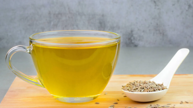 أفضل 10 مشروبات طبيعية لحرق الدهون