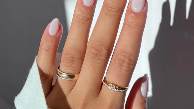 أفضل ألوان طلاءات أظافر من إيسي Essie لهذا الشتاء