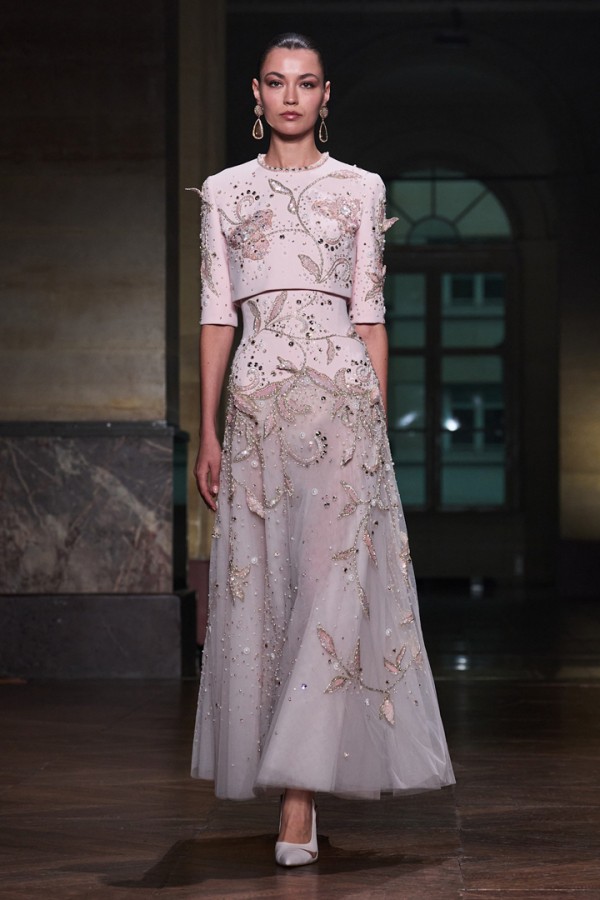 أجمل فساتين سهرة طويلة تخطف الأنفاس