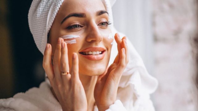 افضل الوصفات الطبيعية لتفتيح البشرة