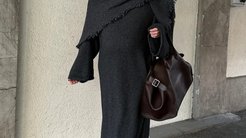 فساتين التريكو مع الأحذية : صيحة شتوية أنيقة وبسيطة