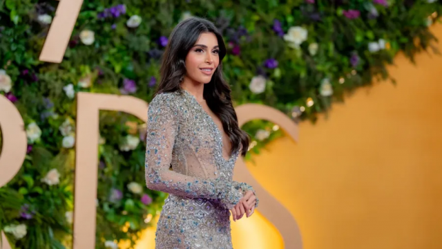 ألوان إطلالتك في حفلة نهاية السنة