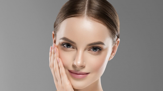 أسرار البشرة الطبيعة المشرقة بدون مكياج