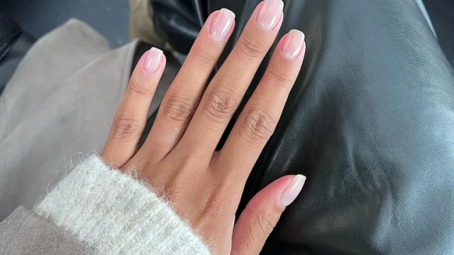 OPI تجمع بين درجتي طلاء الأظافر الأيقونيتين الأشهر في زجاجة واحدة