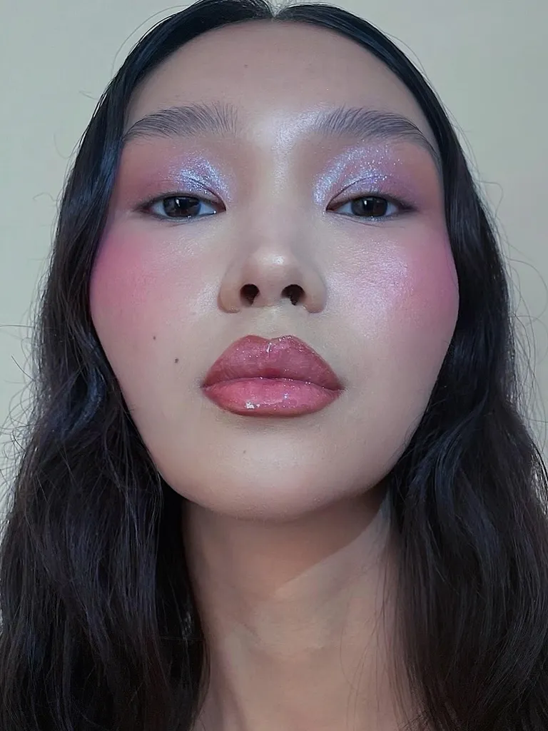 10 اطلالات ساحرة لعيد الحب