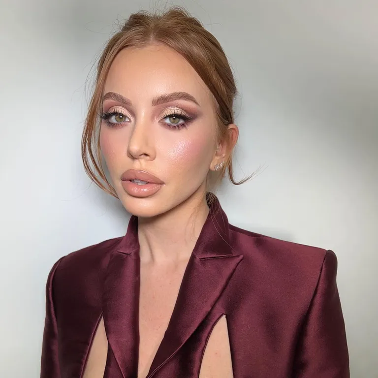 10 اطلالات ساحرة لعيد الحب